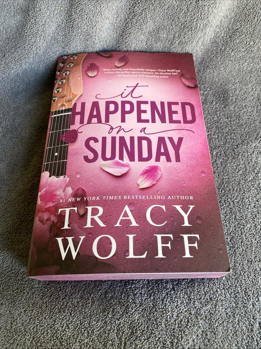 It Happened on a Sunday by Tracy Wolff ~ Paperback